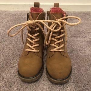 Girls boots